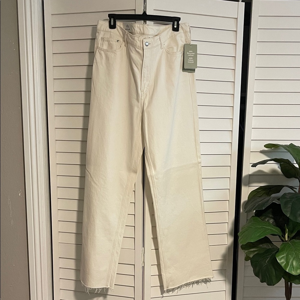 NWT H&M Ultra High Waist - Straight Leg Jeans - Cream